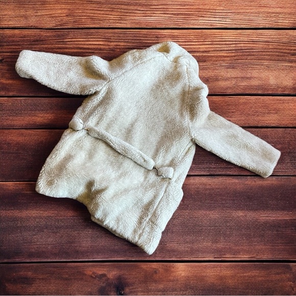 It’s so shaggy and so 2000’s coat! - Picture 4 of 5